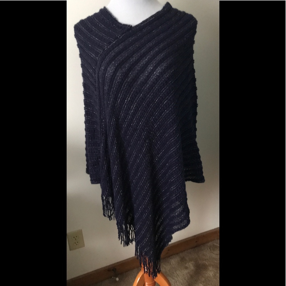 Lightweight Navy/Silver Poncho NWT